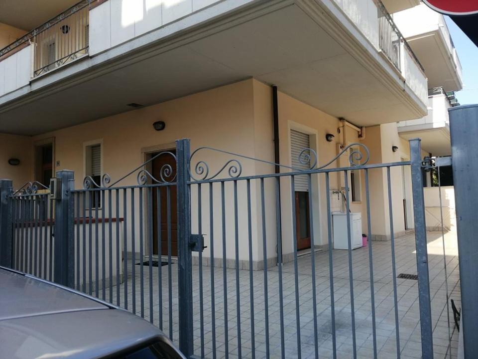 Appartamento Piano Terra Σαν Μπενεντέτο ντελ Τρόντο Εξωτερικό φωτογραφία